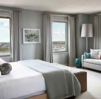 Bright king suite with view at the Hilton Philadelphia at Penn's Landing.