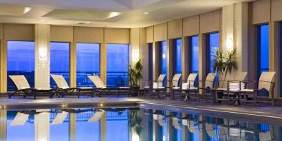 Relaxing indoor-pool at the Hilton Philadelphia at Penn's Landing.