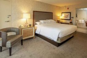 Spacious king bedroom at the DoubleTree by Hilton Pittsburgh Green Tree.