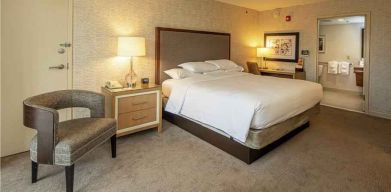 Spacious king bedroom at the DoubleTree by Hilton Pittsburgh Green Tree.