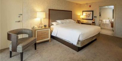 Spacious king bedroom at the DoubleTree by Hilton Pittsburgh Green Tree.