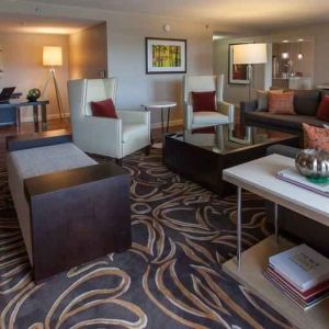 Spacious presidential suite with working station at the DoubleTree by Hilton Pittsburgh Green Tree.