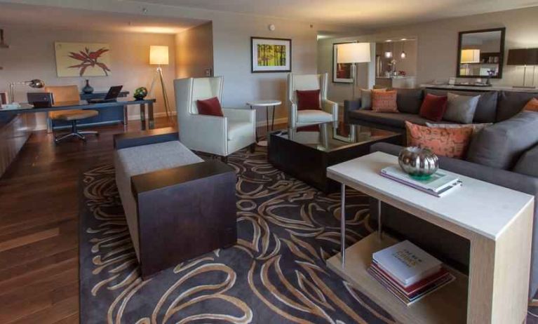 Spacious presidential suite with working station at the DoubleTree by Hilton Pittsburgh Green Tree.