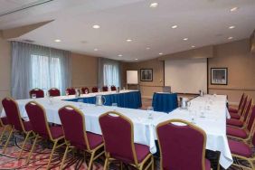 Meeting room with u shape table at the DoubleTree by Hilton Grand Rapids Airport.