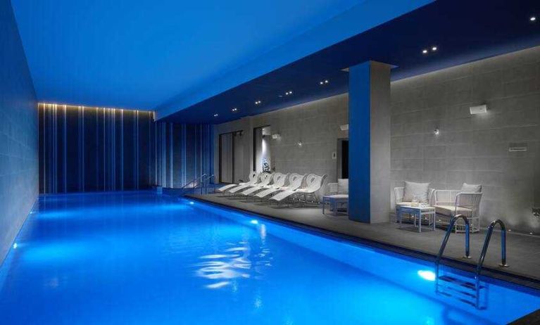 Relaxing indoor pool at the Hilton London Bankside.