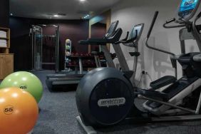 Fitness center at the DoubleTree by Hilton Edinburgh City Centre.