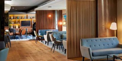 spacious yet cosy lounge and coworking space at DoubleTree by Hilton London ExCel.