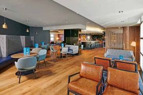 spacious and comfortable lounge area ideal for coworking at DoubleTree by Hilton London ExCel.