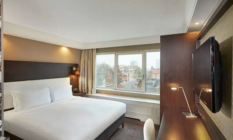 King room with city view at the DoubleTree by Hilton London - Hyde Park.