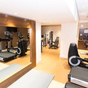 Fitness center at the DoubleTree by Hilton London - Hyde Park.