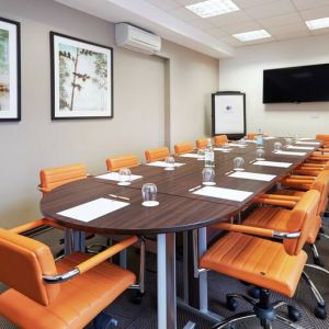 Meeting room with TV screen at the DoubleTree by Hilton London - Hyde Park.