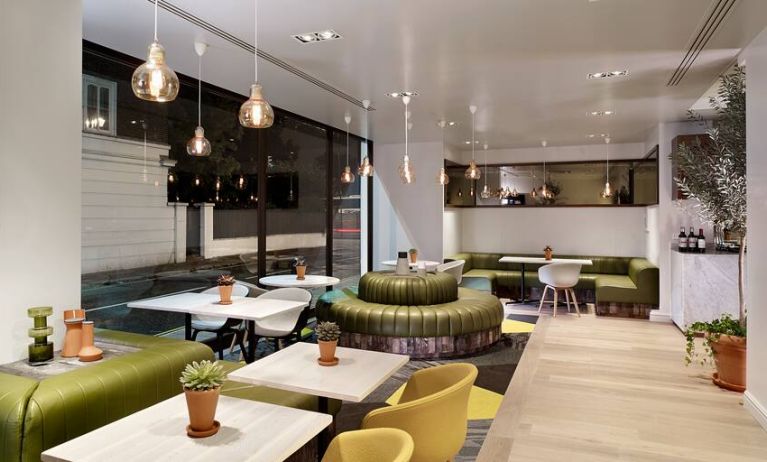 Comfortable lobby workspace at the DoubleTree by Hilton London - Hyde Park.