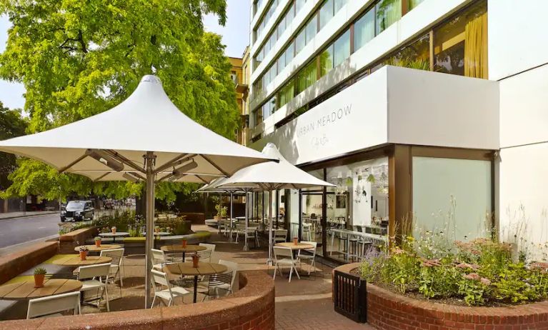 Outdoor patio perfect for co-working at the DoubleTree by Hilton London - Hyde Park.