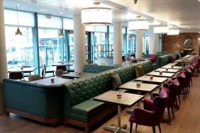 Dining area perfect for co-working at the Hilton Garden Inn Birmingham Brindleyplace.