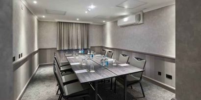 Small meeting room at the DoubleTree by Hilton Bristol North.