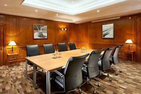 Small meeting room at the DoubleTree by Hilton Southampton.