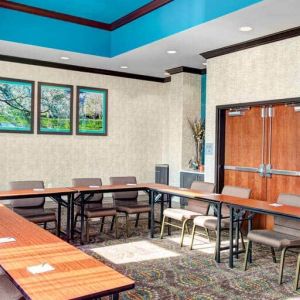 Efficient Meeting rooms available for board meetings at the Hampton Suite Atlanta Perimeter Dunwoody