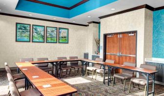 Efficient Meeting rooms available for board meetings at the Hampton Suite Atlanta Perimeter Dunwoody