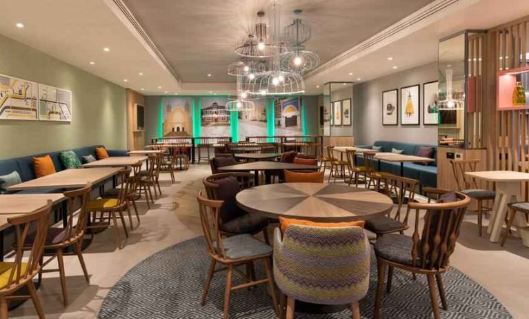 Dining area perfect for co-working at the Hampton by Hilton London Ealing.