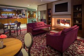 comfortable lounge and coworking space ideal for digital nomads at Hilton Garden Inn Luton North.