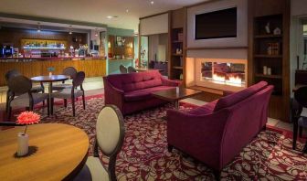 comfortable lounge and coworking space ideal for digital nomads at Hilton Garden Inn Luton North.