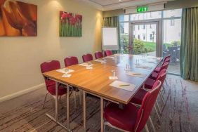 professional meeting room ideal for all business meetings at Hilton Garden Inn Luton North.