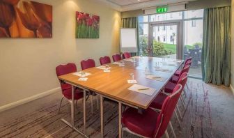 professional meeting room ideal for all business meetings at Hilton Garden Inn Luton North.