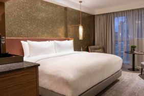 Lincoln Plaza London, Curio Collection By Hilton