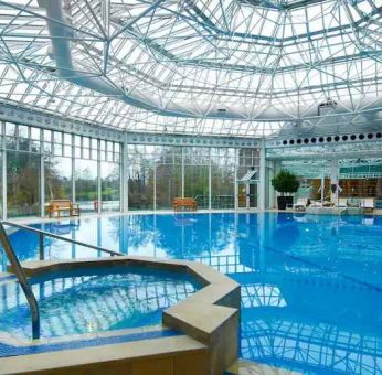 Stylish and relaxing swimming pool at the Hilton Birmingham Metropole.