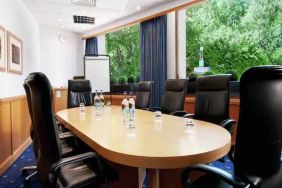 Beautiful meeting room with comfortable chairs at the Hilton Birmingham Metropole.