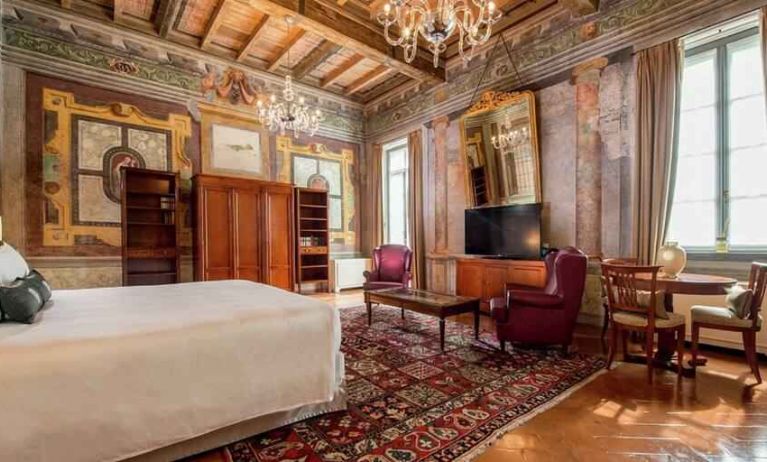 Beautiful king suite with working station at the Grand Hotel Villa Torretta Milan Sesto, Curio Collection.