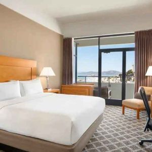 beautiful king room with gorgeous views at Hilton San Francisco Financial District.