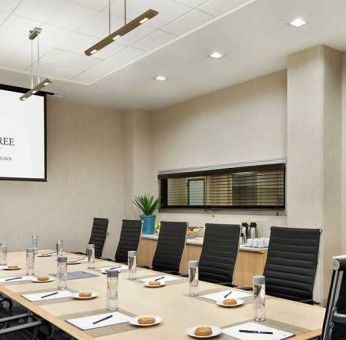 professional meeting room for all business needs at DoubleTree by Hilton Hotel Albuquerque.