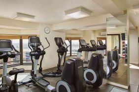 well equipped fitness center at Hilton Rosemont/Chicago O'Hare.