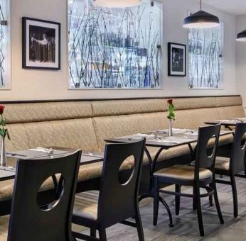 Restaurant area perfect for co-working at the Hilton Garden Inn Dublin Custom House.