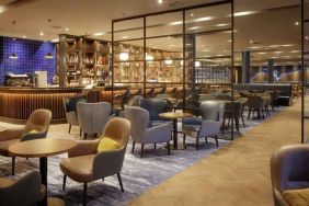 Elegant dining area perfect for co-working at the Hilton Dublin Airport.