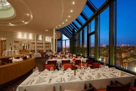 Restaurant area perfect for co-working at the Hilton Mainz.