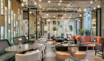 Dining area suitable for co-working at the Hilton Munich City.