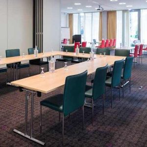 Meeting room with u shape table at the DoubleTree by Hilton Frankfurt Niederrad.