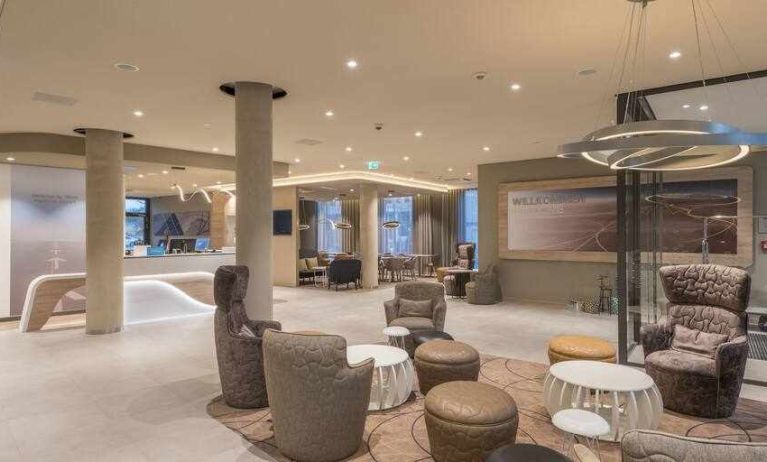 Lobby workspace perfect for co-working at the Hampton by Hilton Frankfurt Airport.