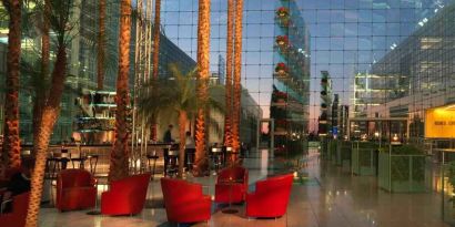 Beautiful hotel workspace at the Hilton Munich Airport.