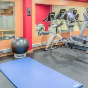 Fitness center at the Hilton Strasbourg.