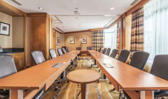 Meeting room with u shape table at the Hilton Paris Charles de Gaulle Airport.