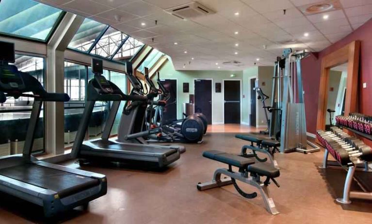 Fully equipped fitness center at the Hilton Paris La Defense.