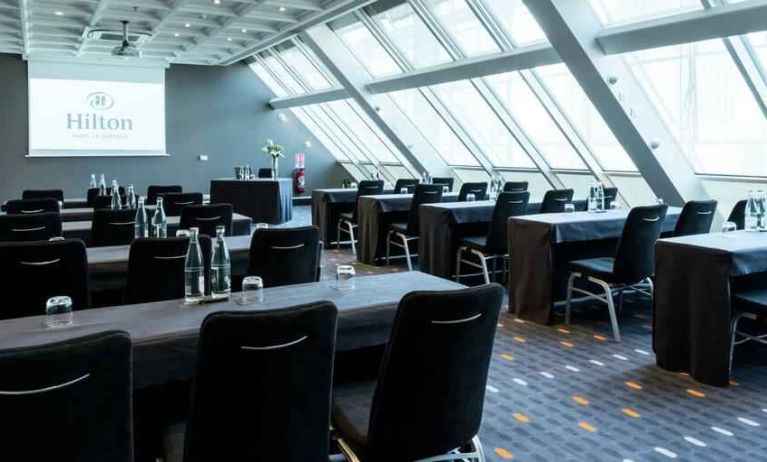 Large meeting room at the Hilton Paris La Defense.