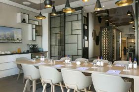 Elegant meeting room at the Hilton Garden Inn Bordeaux Centre.