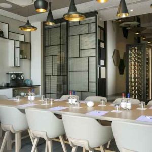 Elegant meeting room at the Hilton Garden Inn Bordeaux Centre.