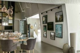 Restaurant area suitable as workspace at the Hilton Garden Inn Bordeaux Centre.