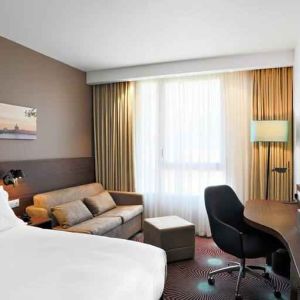 Hotel room with working station at the Hampton by Hilton Toulouse Airport.