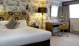 lovely delux king room with work desk ideal for working remotely at DoubleTree by Hilton York..